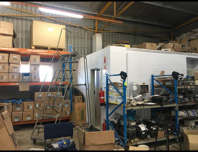 198M² WAREHOUSE TO LET IN GLEN ANIL